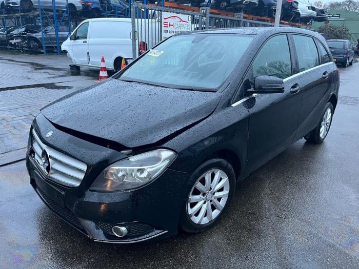 Mercedes B 1.8 B-180 CDI BlueEFFICIENCY 16V Sloopvoertuig (2012, Zwart)