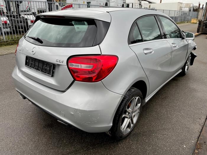Mercedes A 1.8 A-180 CDI 16V Autom. Sloopvoertuig (2012, Zilvergrijs)