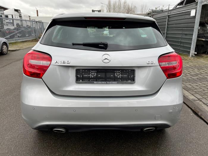 Mercedes A 1.8 A-180 CDI 16V Autom. Sloopvoertuig (2012, Zilvergrijs)