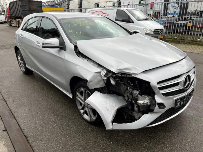 Mercedes A 1.8 A-180 CDI 16V Autom. Sloopvoertuig (2012, Zilvergrijs)