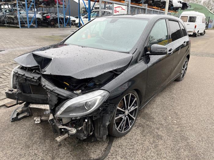 Mercedes B 1.8 B-180 CDI BlueEFFICIENCY 16V Sloopvoertuig (2012, Zwart)