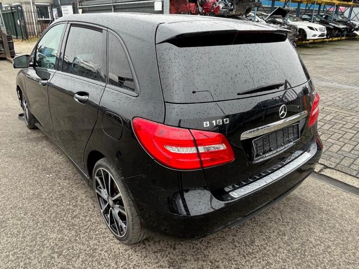 Mercedes B 1.8 B-180 CDI BlueEFFICIENCY 16V Sloopvoertuig (2012, Zwart)