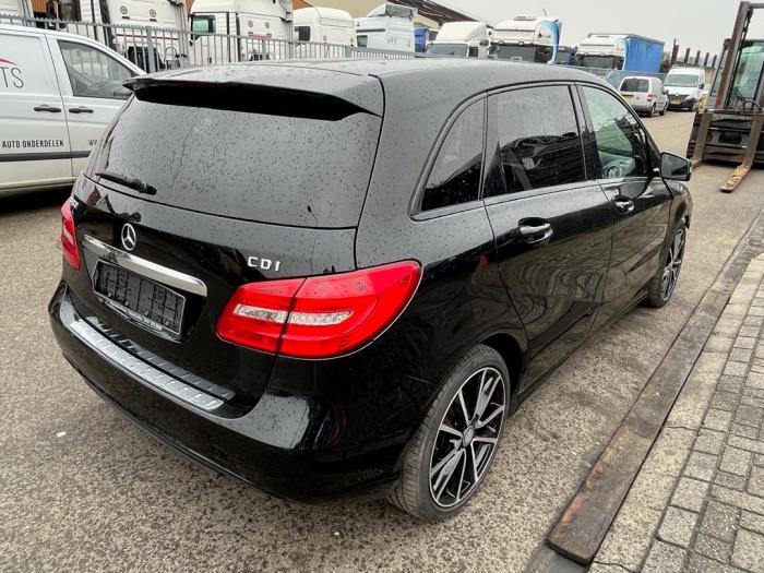 Mercedes B 1.8 B-180 CDI BlueEFFICIENCY 16V Sloopvoertuig (2012, Zwart)