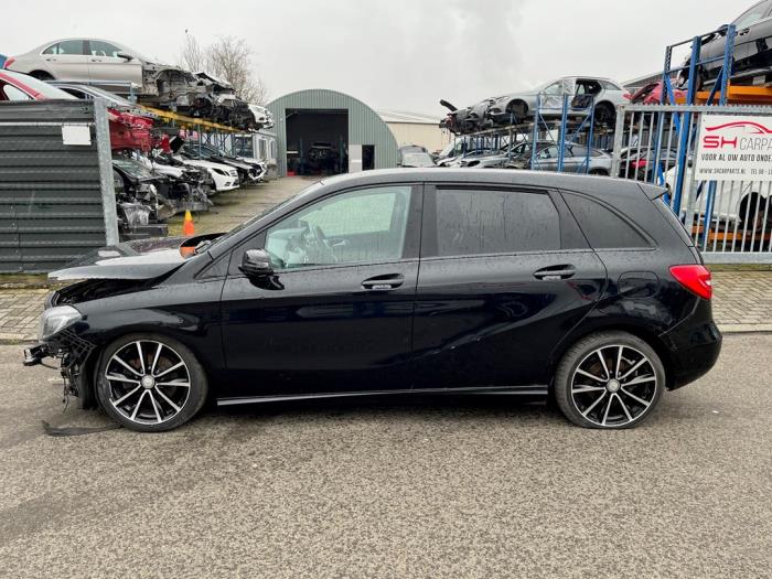 Mercedes B 1.8 B-180 CDI BlueEFFICIENCY 16V Sloopvoertuig (2012, Zwart)
