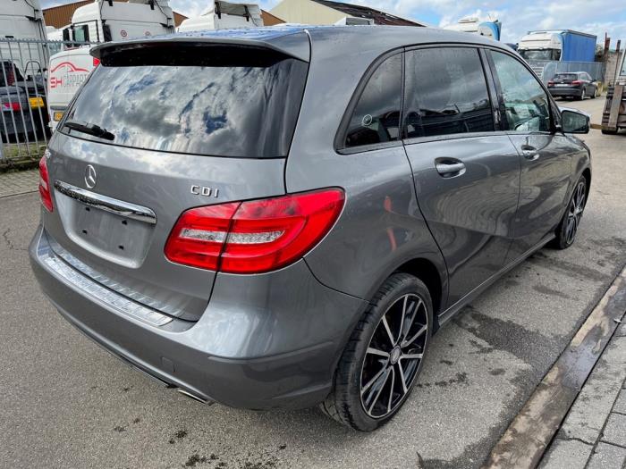 Mercedes B 1.8 B-180 CDI BlueEFFICIENCY 16V Sloopvoertuig (2013, Grijs)