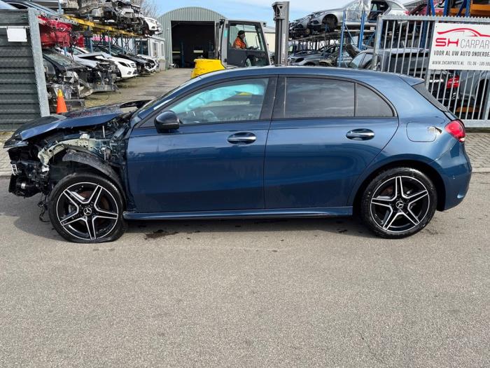 Mercedes A 1.3 A-200 Turbo 16V Sloopvoertuig (2021, Blauw)