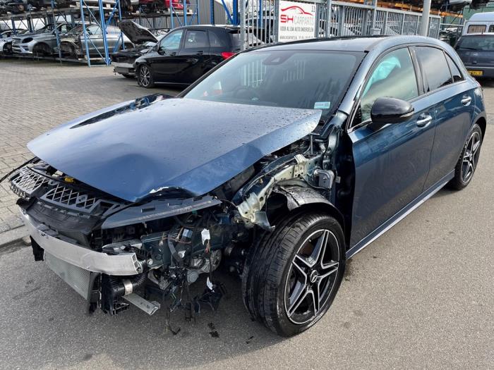 Mercedes A 1.3 A-200 Turbo 16V Sloopvoertuig (2021, Blauw)