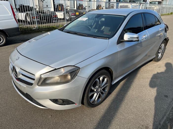 Mercedes A 1.5 A-180 CDI, A-180d 16V Sloopvoertuig (2014, Zilvergrijs)