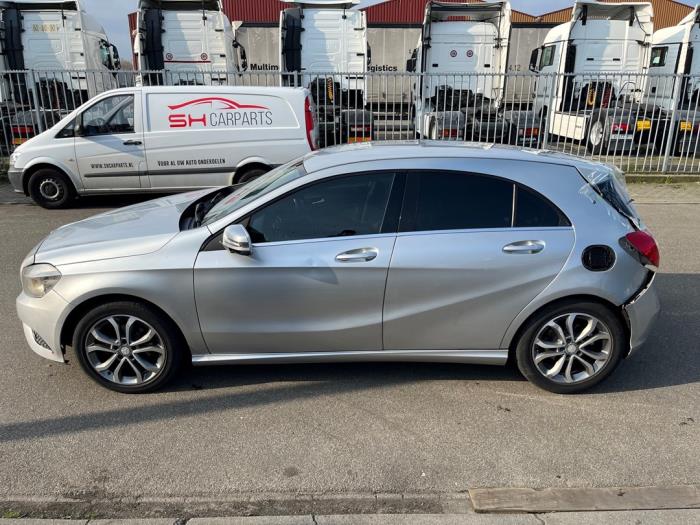 Mercedes A 1.5 A-180 CDI, A-180d 16V Sloopvoertuig (2014, Zilvergrijs)