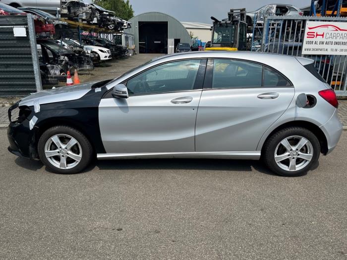 Mercedes A 1.5 A-180 CDI, A-180d 16V Sloopvoertuig (2014, Zilvergrijs)