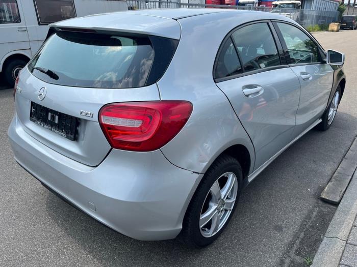 Mercedes A 1.5 A-180 CDI, A-180d 16V Sloopvoertuig (2014, Zilvergrijs)