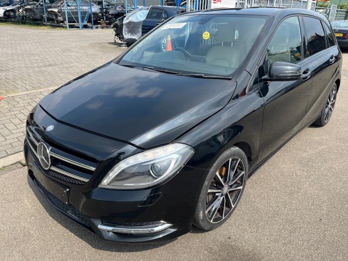 Mercedes B 1.8 B-200 CDI BlueEFFICIENCY 16V Sloopvoertuig (2013, Zwart)