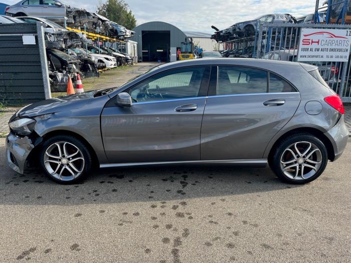 Mercedes A 1.6 A-180 16V Sloopvoertuig (2015, Grijs)
