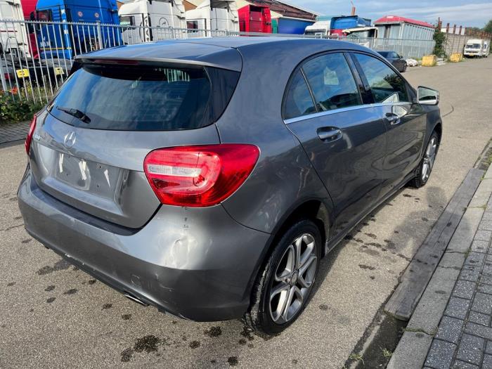 Mercedes A 1.6 A-180 16V Sloopvoertuig (2015, Grijs)