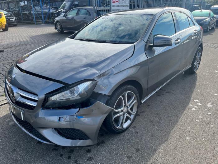 Mercedes A 1.6 A-180 16V Sloopvoertuig (2015, Grijs)