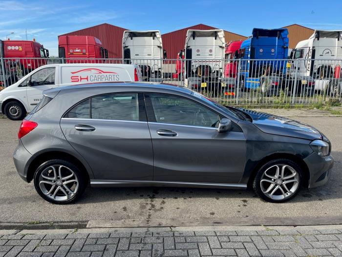 Mercedes A 1.6 A-180 16V Sloopvoertuig (2015, Grijs)