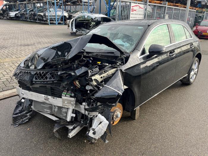 Mercedes A 1.5 A-180d Sloopvoertuig (2019, Zwart)