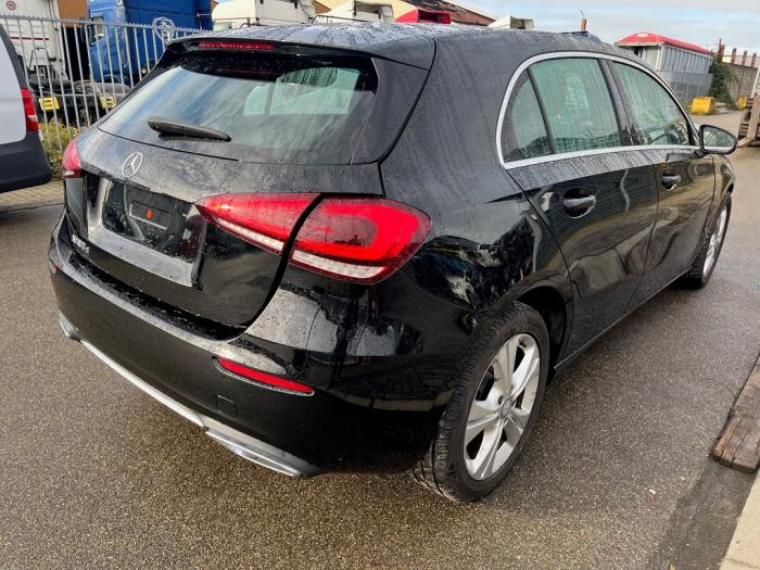 Mercedes A 1.5 A-180d Sloopvoertuig (2019, Zwart)