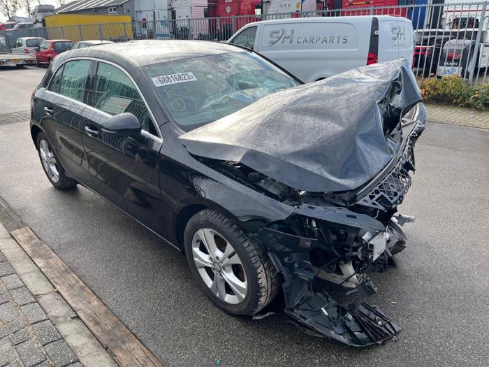 Mercedes A 1.5 A-180d Sloopvoertuig (2019, Zwart)