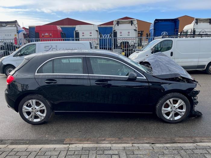 Mercedes A 1.5 A-180d Sloopvoertuig (2019, Zwart)