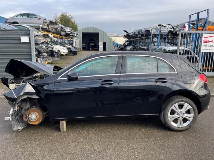 Mercedes A 1.5 A-180d Sloopvoertuig (2019, Zwart)