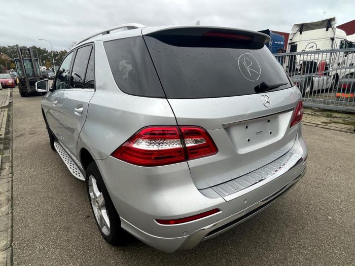 Mercedes ML III 2.1 ML-250 CDI 16V BlueTEC 4-Matic Sloopvoertuig (2013, Zilvergrijs)
