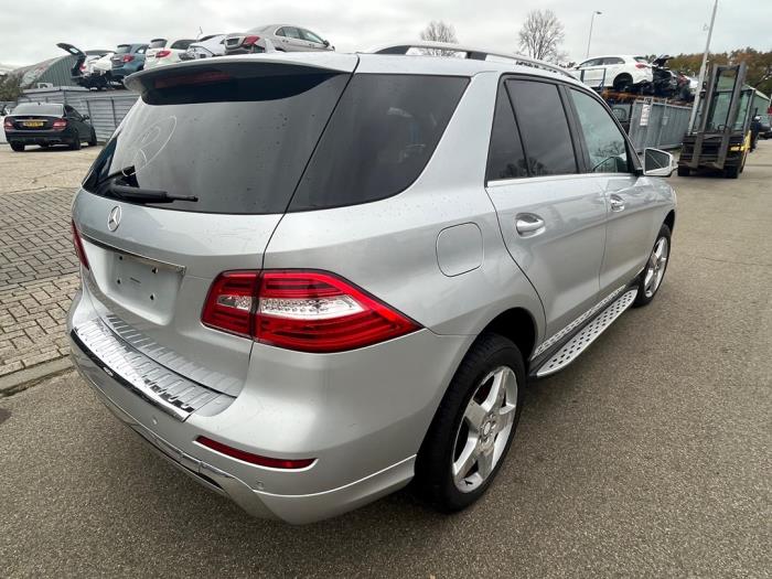 Mercedes ML III 2.1 ML-250 CDI 16V BlueTEC 4-Matic Sloopvoertuig (2013, Zilvergrijs)