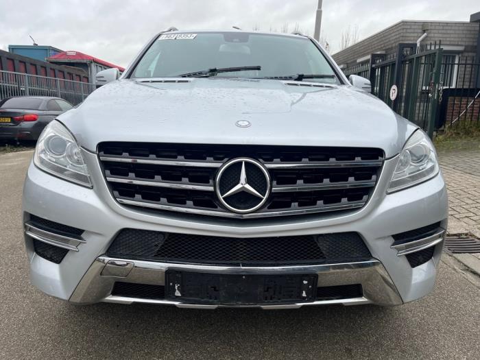 Mercedes ML III 2.1 ML-250 CDI 16V BlueTEC 4-Matic Sloopvoertuig (2013, Zilvergrijs)