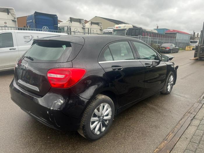 Mercedes A 1.6 A-180 16V Sloopvoertuig (2014, Zwart)