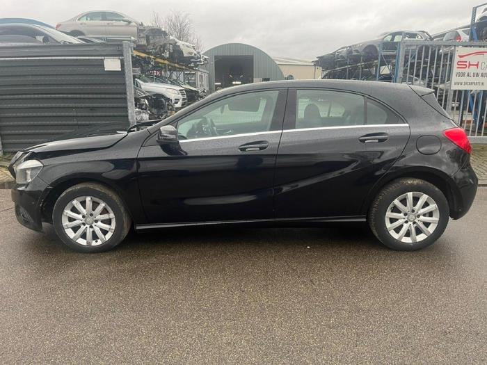 Mercedes A 1.6 A-180 16V Sloopvoertuig (2014, Zwart)