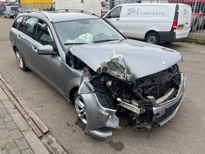 Mercedes C Estate 2.2 C-180 CDI 16V BlueEFFICIENCY Sloopvoertuig (2013, Grijs)