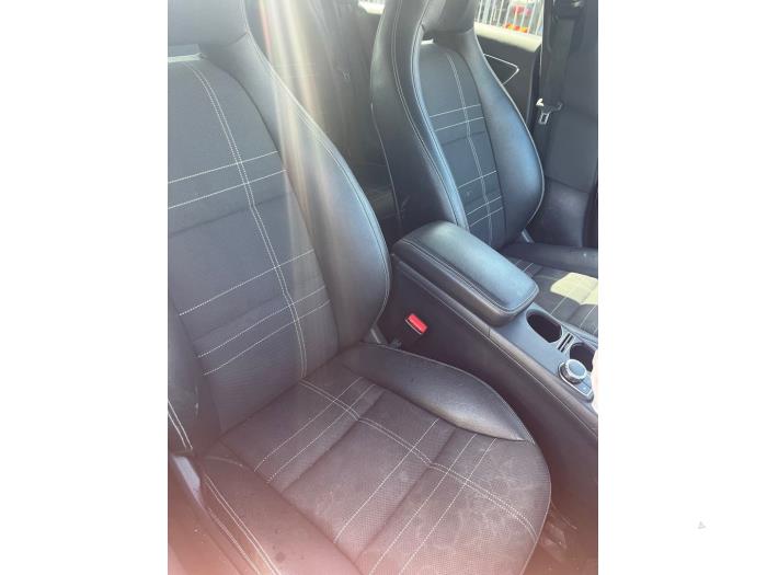 Mercedes CLA 1.6 CLA-180 16V Sloopvoertuig (2015, Wit)