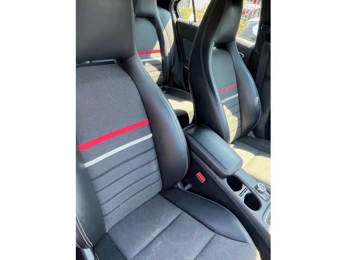 Mercedes A 1.6 A-180 16V Sloopvoertuig (2012, Zwart)