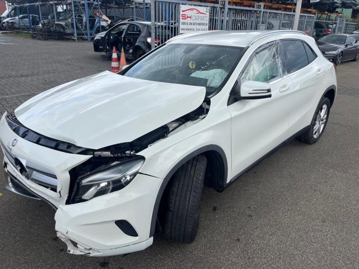 Mercedes GLA Sloopvoertuig (2014, Wit)