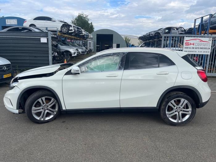 Mercedes GLA Sloopvoertuig (2014, Wit)