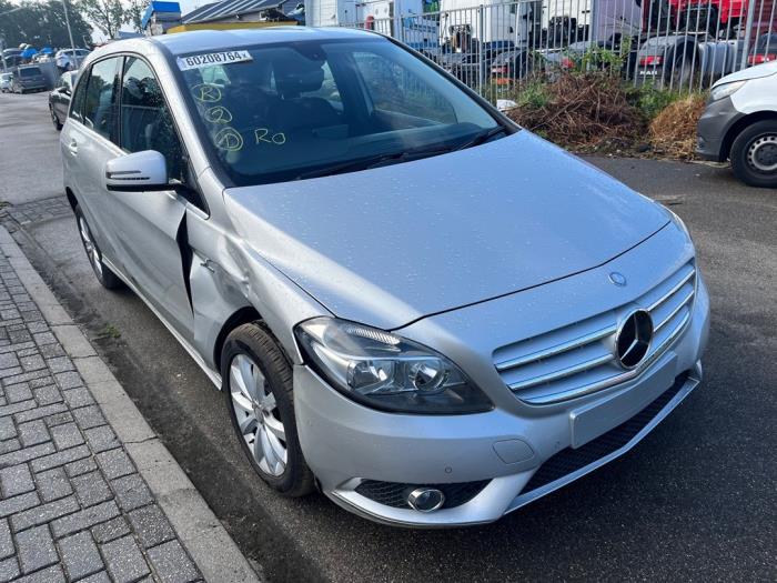 Mercedes B 1.8 B-200 CDI BlueEFFICIENCY 16V Sloopvoertuig (2014, Zilver)