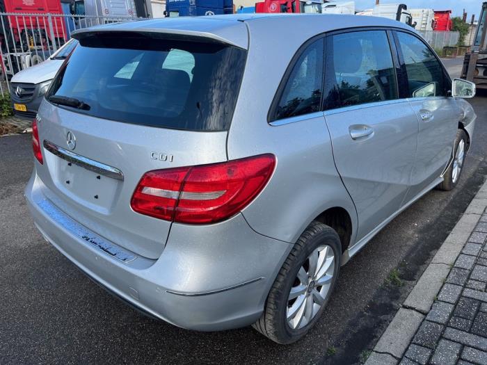 Mercedes B 1.8 B-200 CDI BlueEFFICIENCY 16V Sloopvoertuig (2014, Zilver)