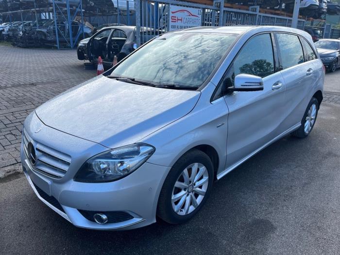 Mercedes B 1.8 B-200 CDI BlueEFFICIENCY 16V Sloopvoertuig (2014, Zilver)