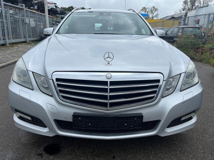 Mercedes E Estate E-250 CDI 16V BlueEfficiency,BlueTEC Sloopvoertuig (2010, Zilvergrijs)