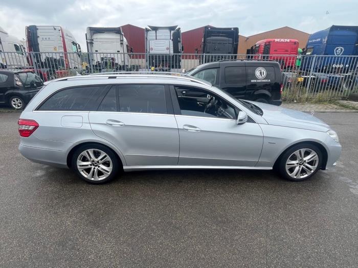 Mercedes E Estate E-250 CDI 16V BlueEfficiency,BlueTEC Sloopvoertuig (2010, Zilvergrijs)
