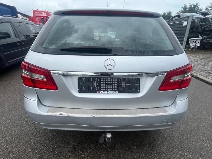 Mercedes E Estate E-250 CDI 16V BlueEfficiency,BlueTEC Sloopvoertuig (2010, Zilvergrijs)