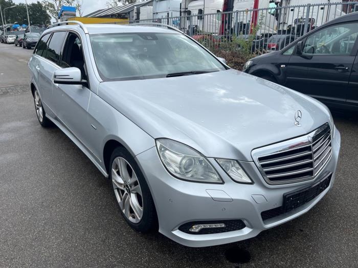 Mercedes E Estate E-250 CDI 16V BlueEfficiency,BlueTEC Sloopvoertuig (2010, Zilvergrijs)