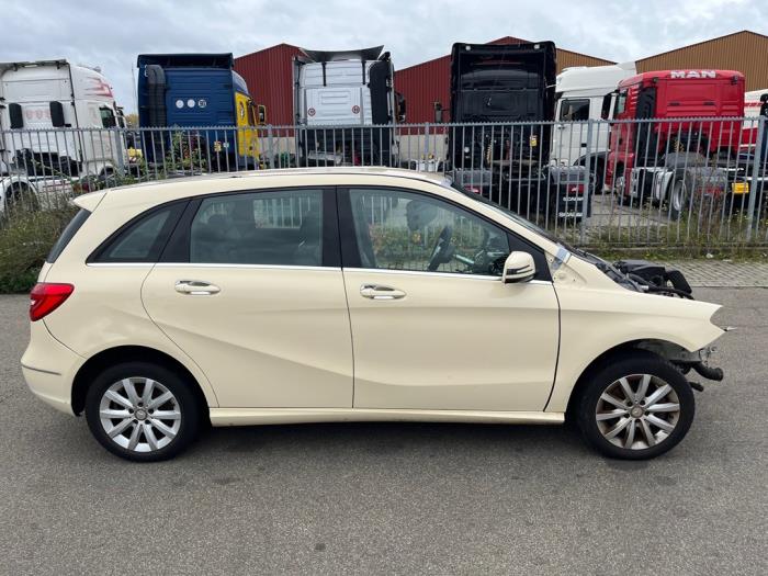 Mercedes B 1.5 B-180 CDI,d 16V Sloopvoertuig (2014, Beige)