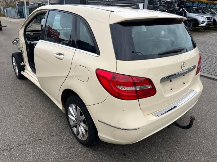 Mercedes B 1.5 B-180 CDI,d 16V Sloopvoertuig (2014, Beige)
