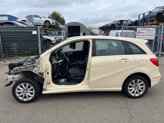 Mercedes B 1.5 B-180 CDI,d 16V Sloopvoertuig (2014, Beige)