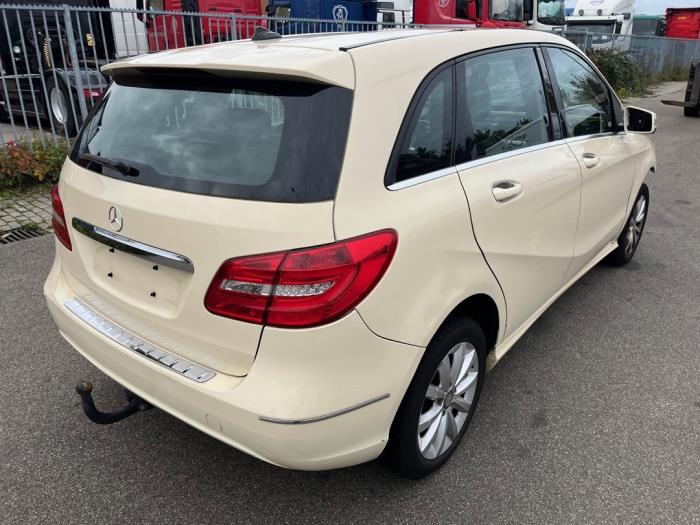 Mercedes B 1.5 B-180 CDI,d 16V Sloopvoertuig (2014, Beige)