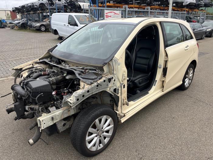 Mercedes B 1.5 B-180 CDI,d 16V Sloopvoertuig (2014, Beige)
