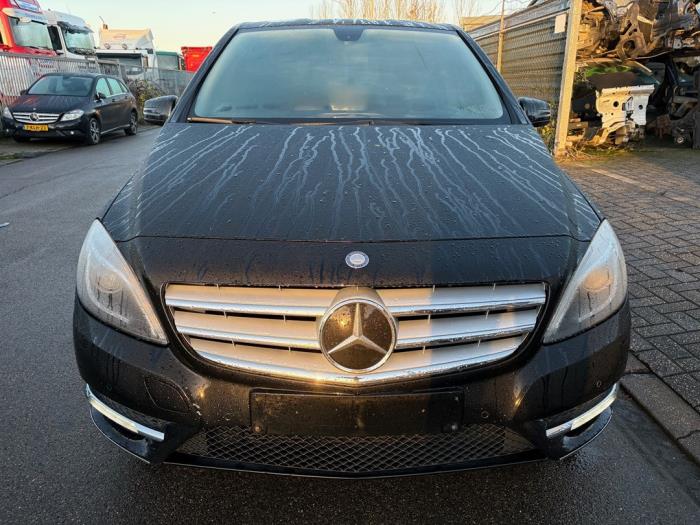 Mercedes B 1.6 B-180 BlueEFFICIENCY Turbo 16V Sloopvoertuig (2012, Zwart)