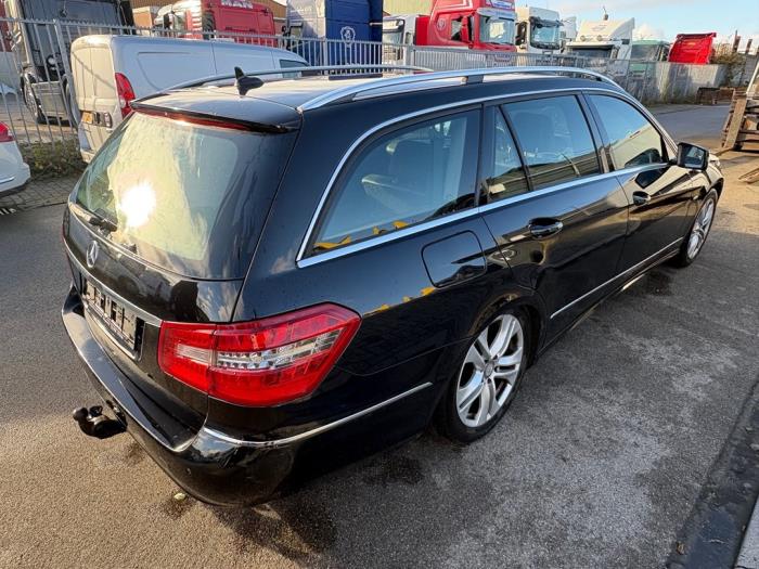 Mercedes E Estate E-250 CDI 16V BlueEfficiency,BlueTEC Sloopvoertuig (2010, Zwart)