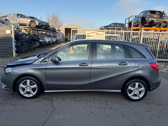 Mercedes B 1.8 B-200 CDI BlueEFFICIENCY 16V Sloopvoertuig (2012, Grijs)